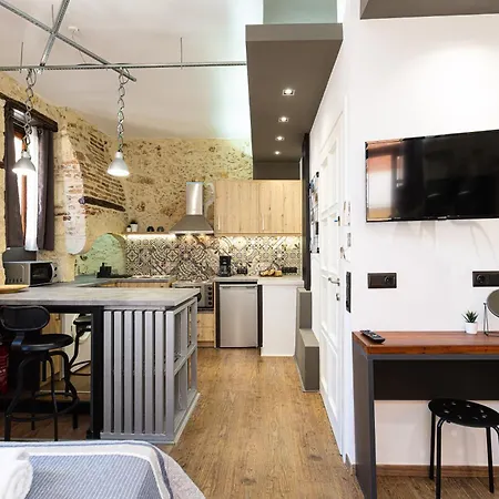 Casa Aura - Modern & Homely, Enchanted By History Apartment Rethymno